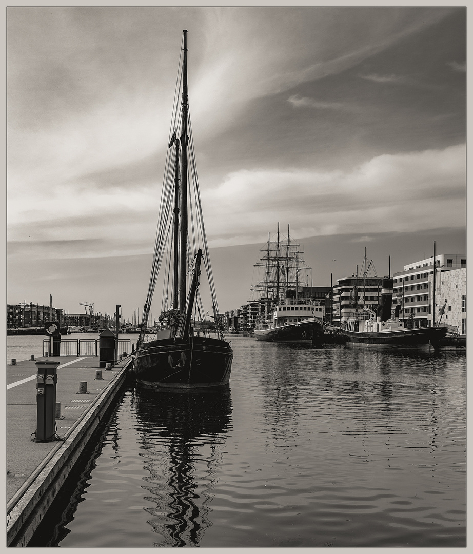 Alte Pötte im Neuen Hafen