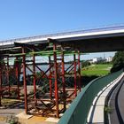 Alte Rheinbrücke in Wesel bei laufendem Schiffsverkehr zurückbauen