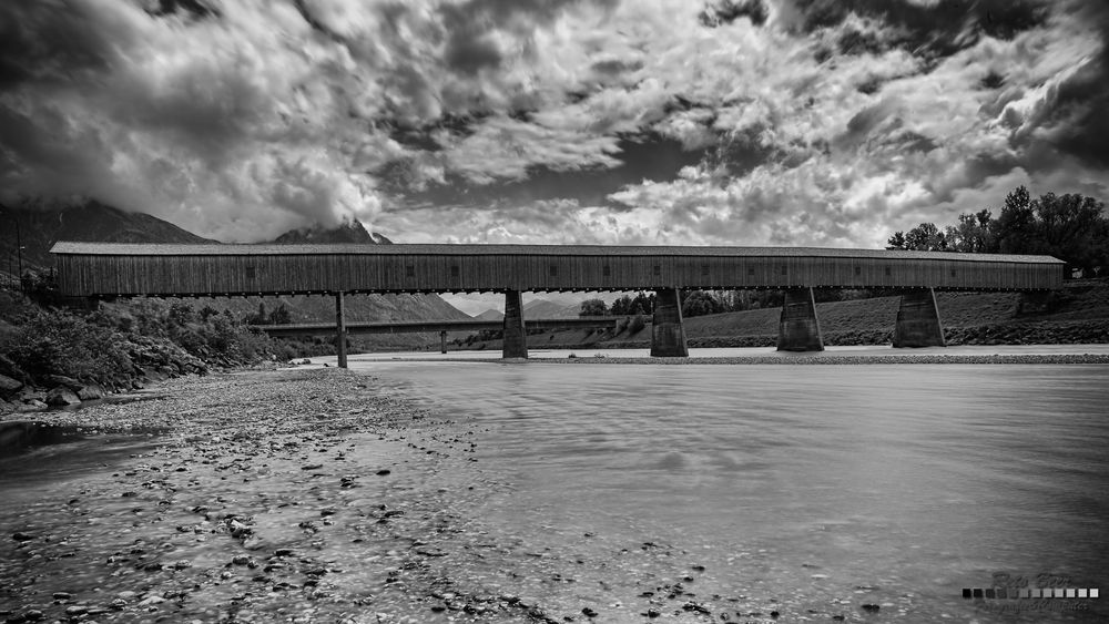 Alte Rheinbrücke Vaduz–Sevelen in voller Pracht