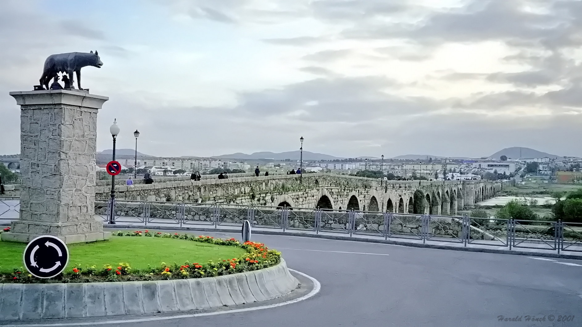 alte römische Brücke (Puente Romano) in Merida..