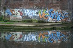 alte ruine am hafenbecken