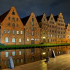 Alte Salzspeichergruppe in Lübeck am Abend