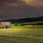 alte Scheune vor einem Unwetter