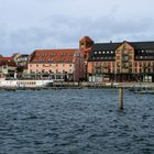 alte Speicher und Ausflugsdampfschiff - Waren an der Müritz