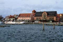 alte Speicher und Ausflugsdampfschiff - Waren an der Müritz