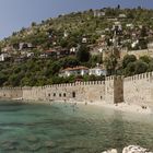 Alte Stadtmauer unterhalb des Roten Turm und des Burgberg von Alanya