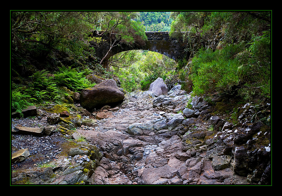 Alte Steinbrücke auf Madeira