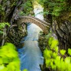 Alte Steinbrücke in den Gorges de l'Areuse 