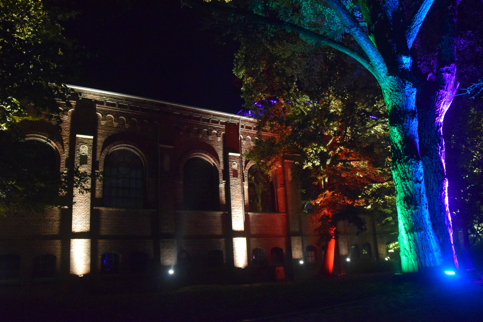 Alte Steine bei Nacht