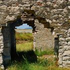 alte Steinmauern in den Salinen von Piran mit Durchblick