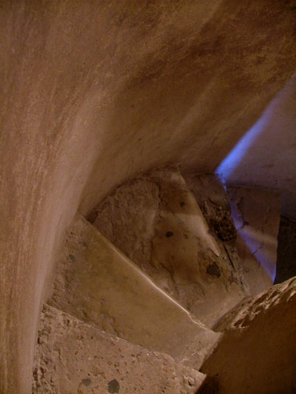 alte stiege zum turm vom riad in tunesien