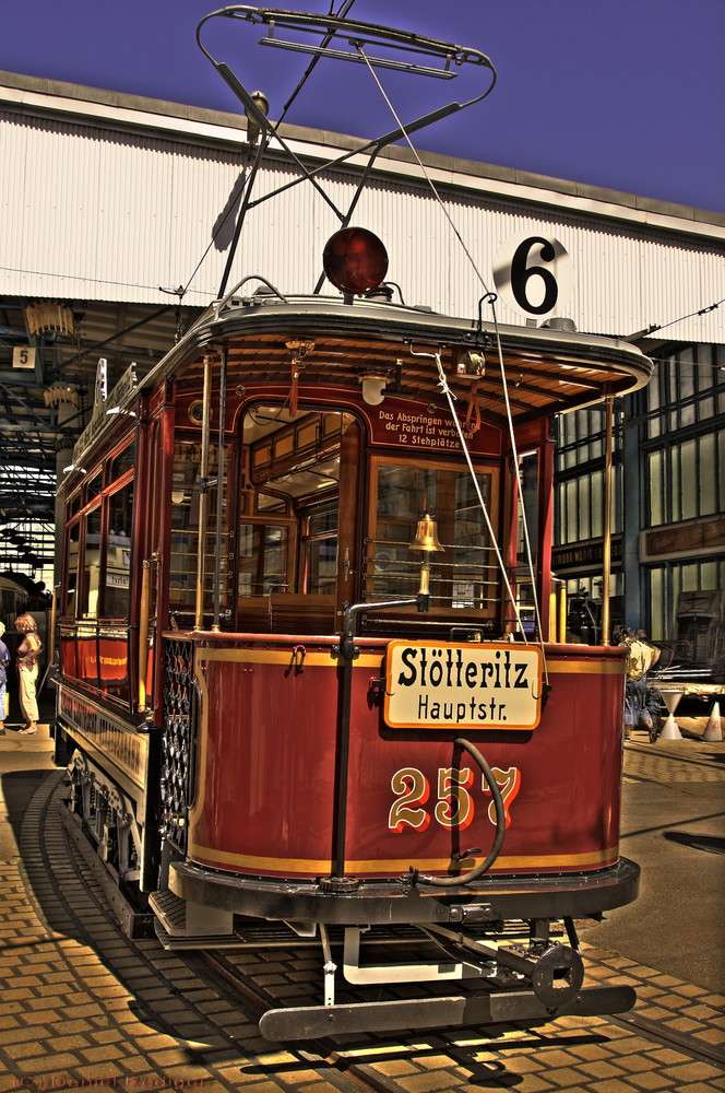 Alte Strassenbahn im Strassenbahnhof Leipzig Möckern