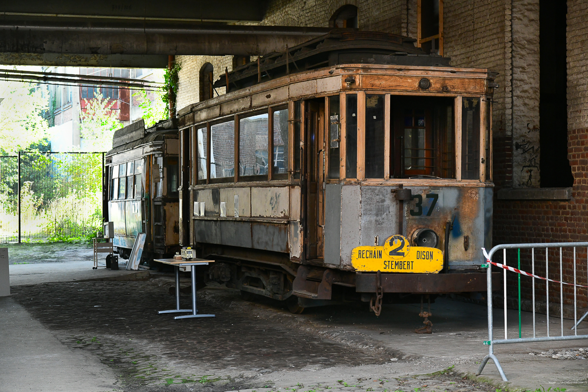 Alte Straßenbahnen warten auf Restaurierung-Verviers (B)