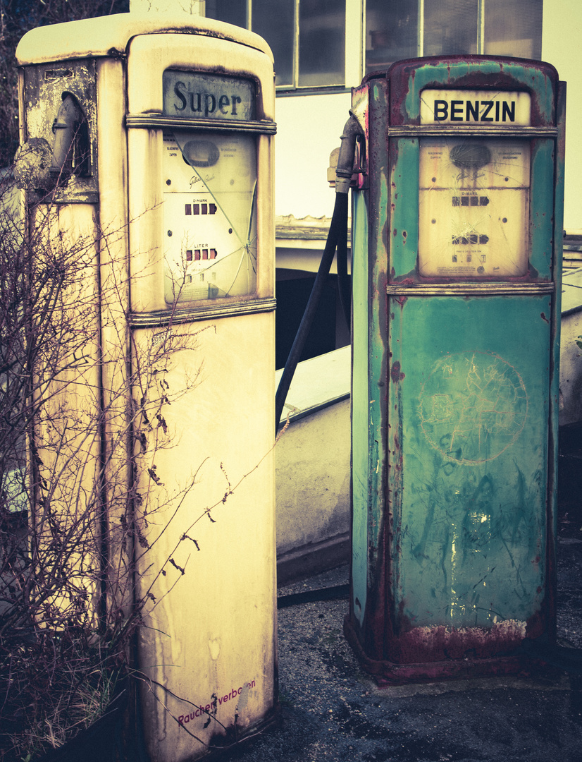 Alte Tankstelle in einem Berliner Hinterhof 2