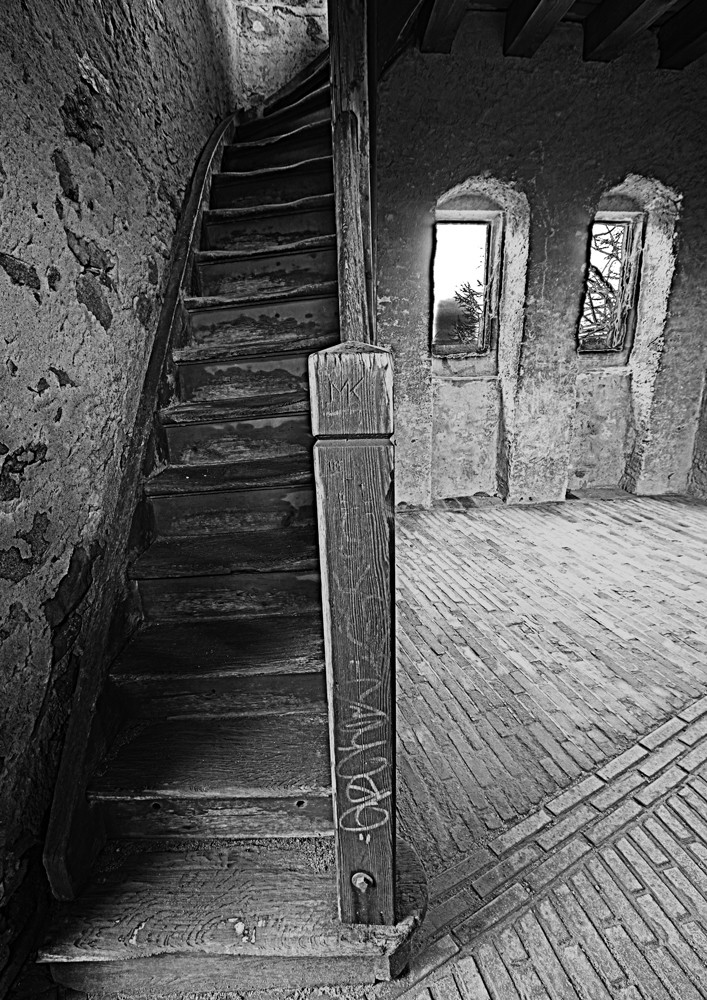 Alte Treppe im Turmzimmer auf Burg Frankenstein