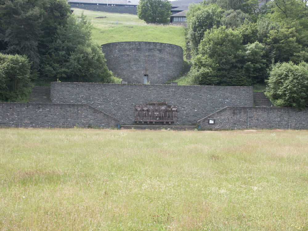 Alte Tribünen und Thing Platz