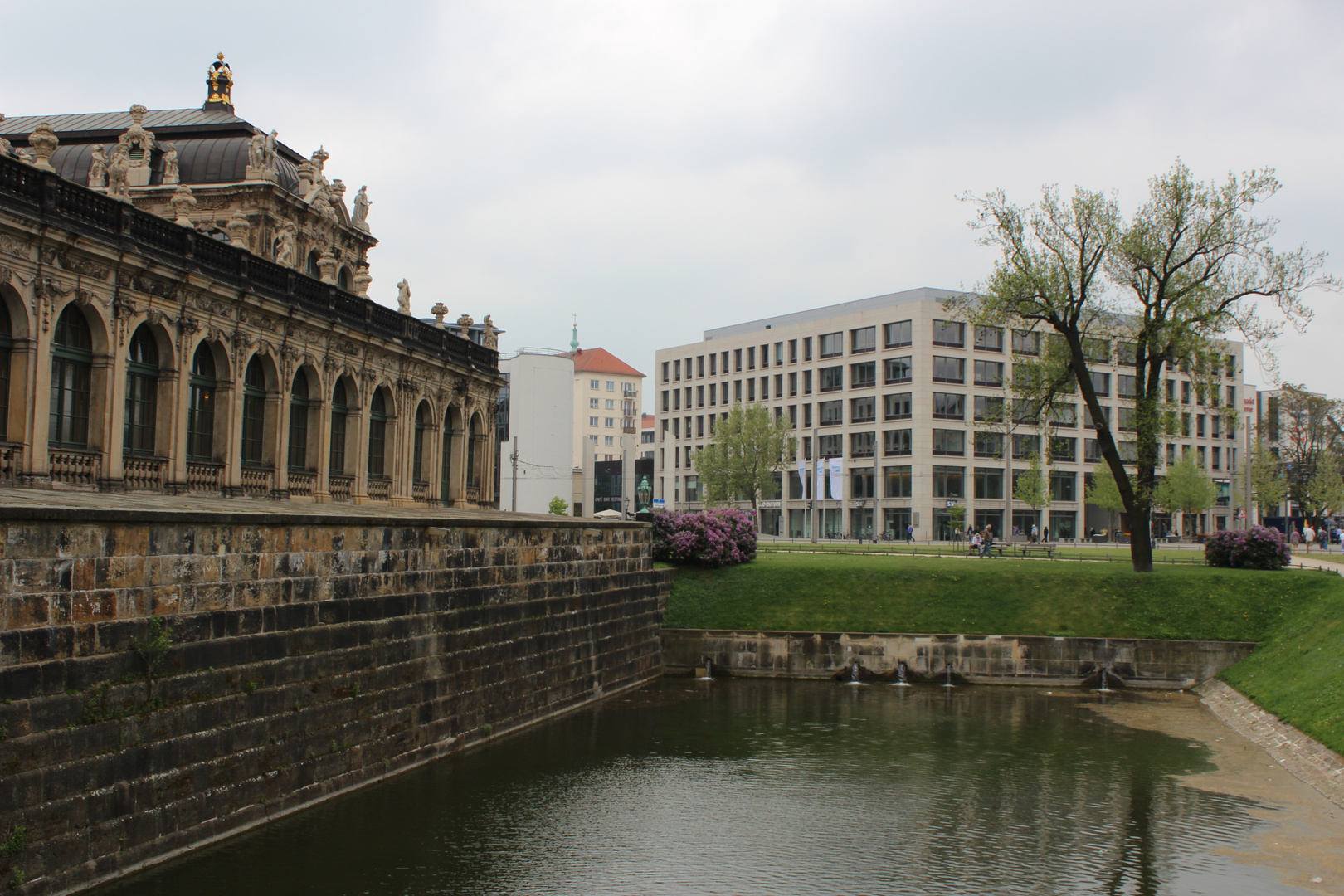alte und neue Bauten in Dresden