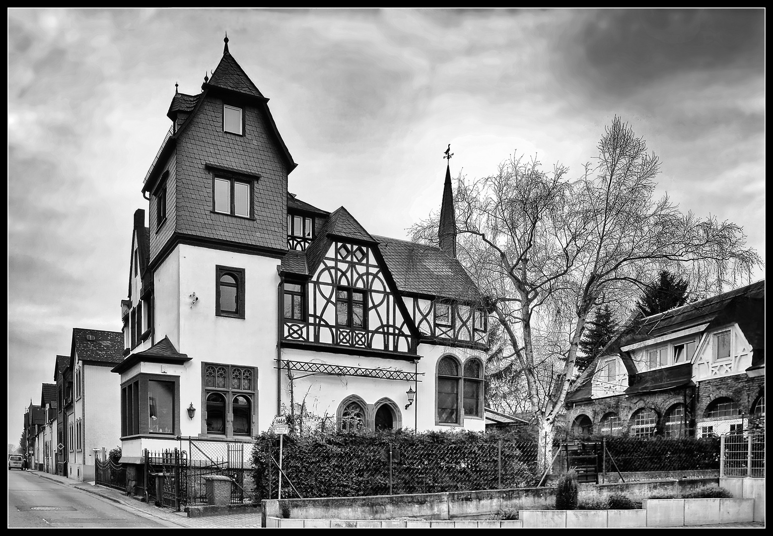 Alte Villa in Oestrich-Winkel Foto & Bild | architektur ...