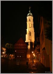 Alte Waage bei Nacht