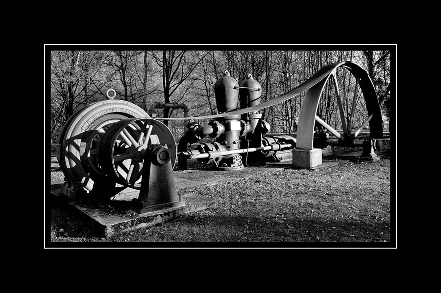 Alte Wasserpumpe Foto & Bild industrie und technik, energietechnik