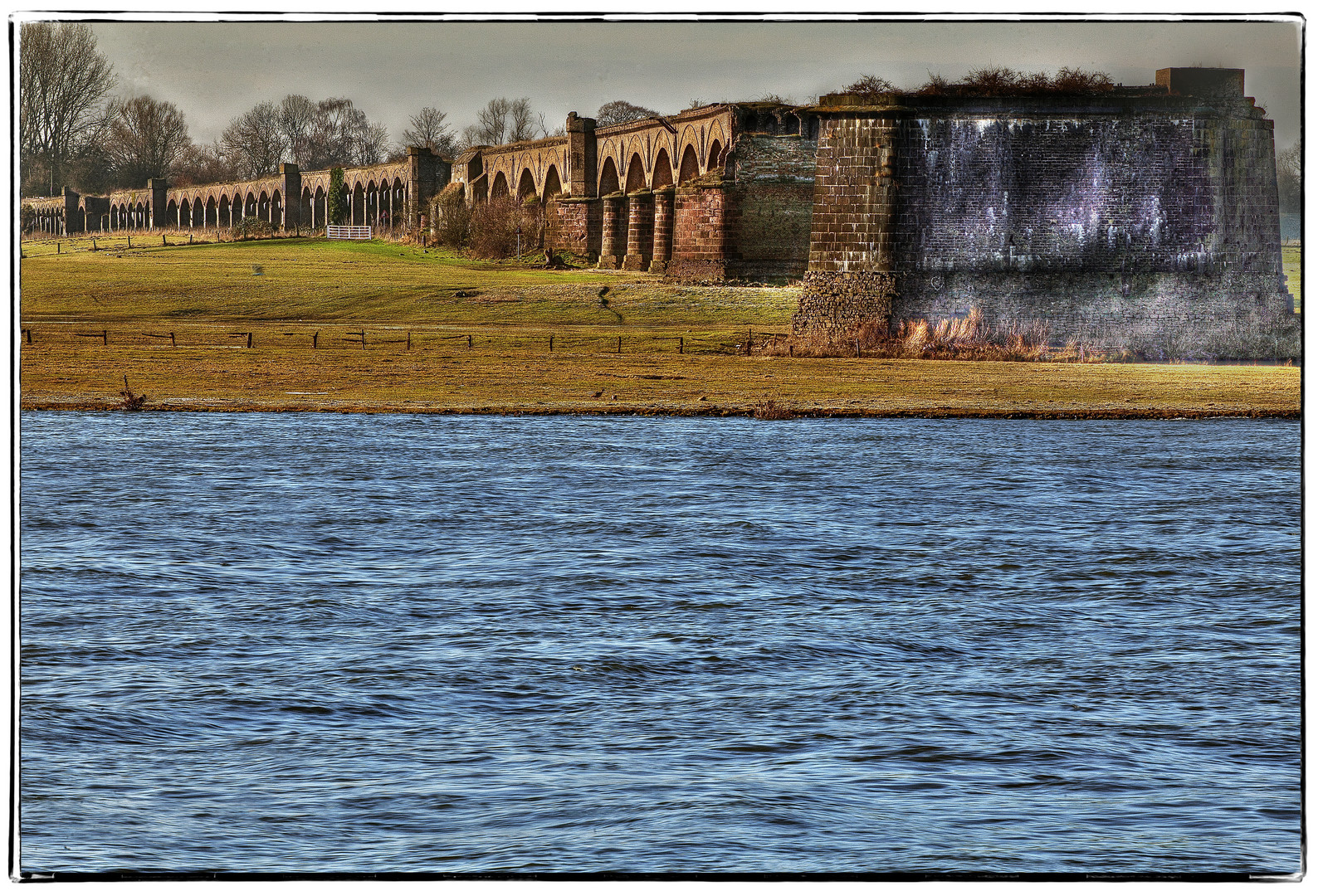 Alte Weseler Brücke ohne Hochwasser (HDR)