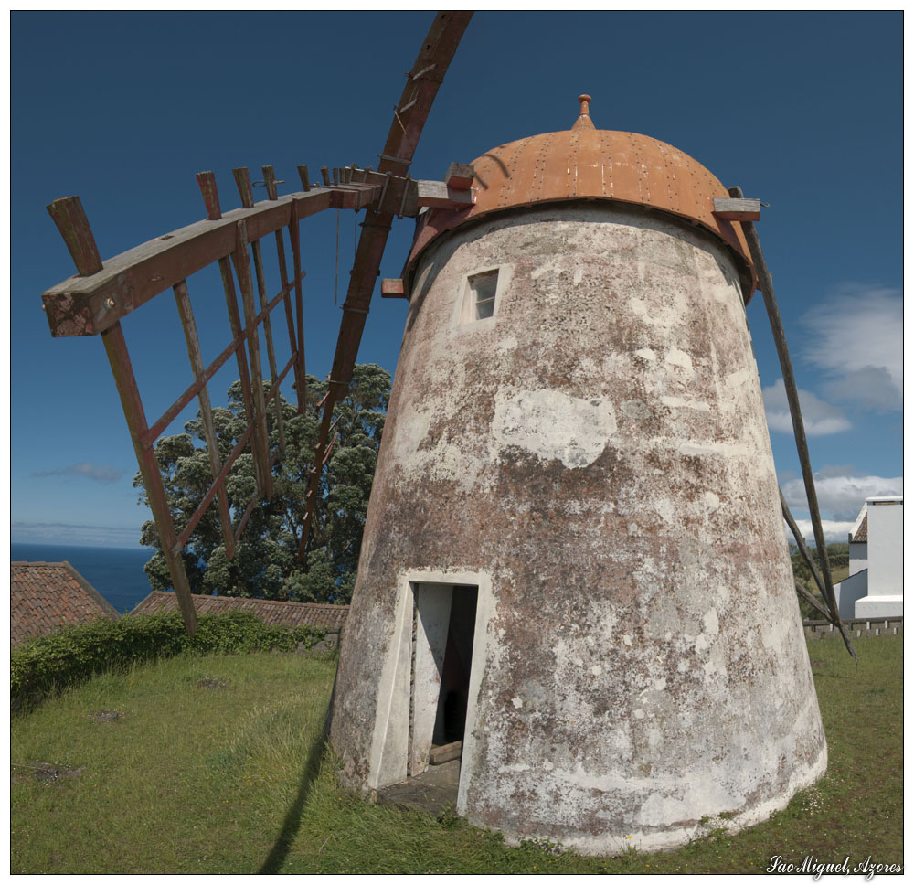 Alte Windmühle bei Ajuda da Bretanha (Sao Miguel, Azoren)