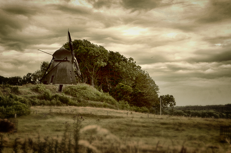 Alte Windmühle bei Hadsund (Dänemark)