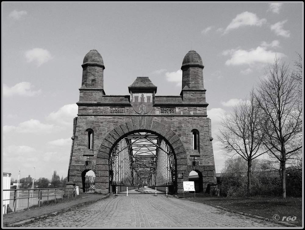 Alte_Harburger_Elbbrücke_01