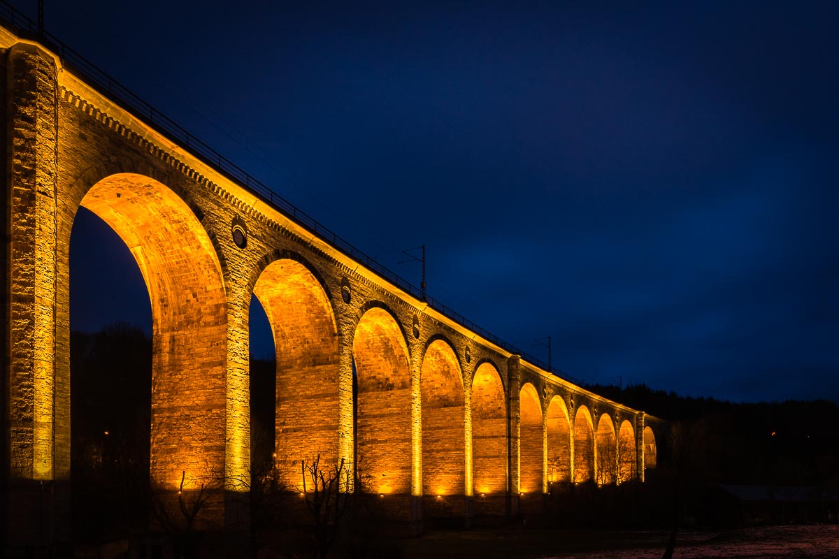 Altenbeken: Bekeviadukt zur Blauen Stunde