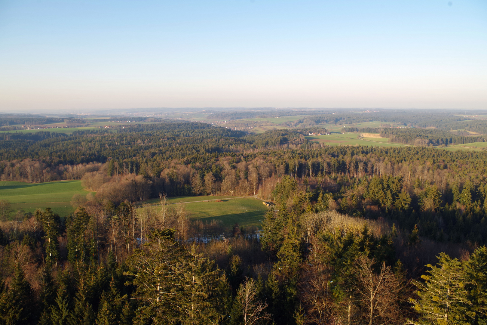 Altenbergturm am Samstagabend im Februar