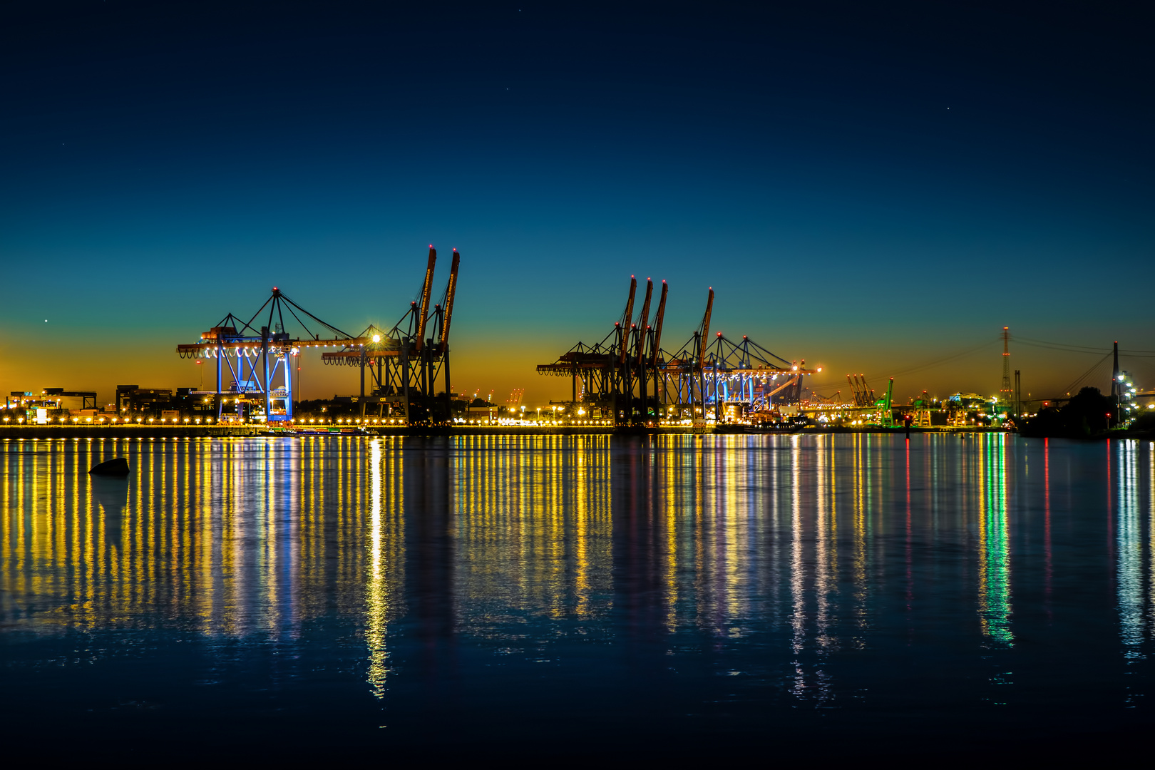 Altenwerder Hafen Container