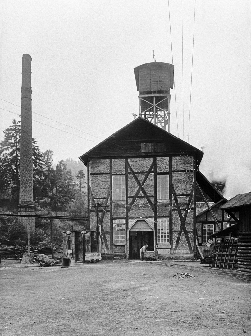 Alter 304m tiefer Schacht der Grube Stahlberg in Müsen (Repro/Reload)