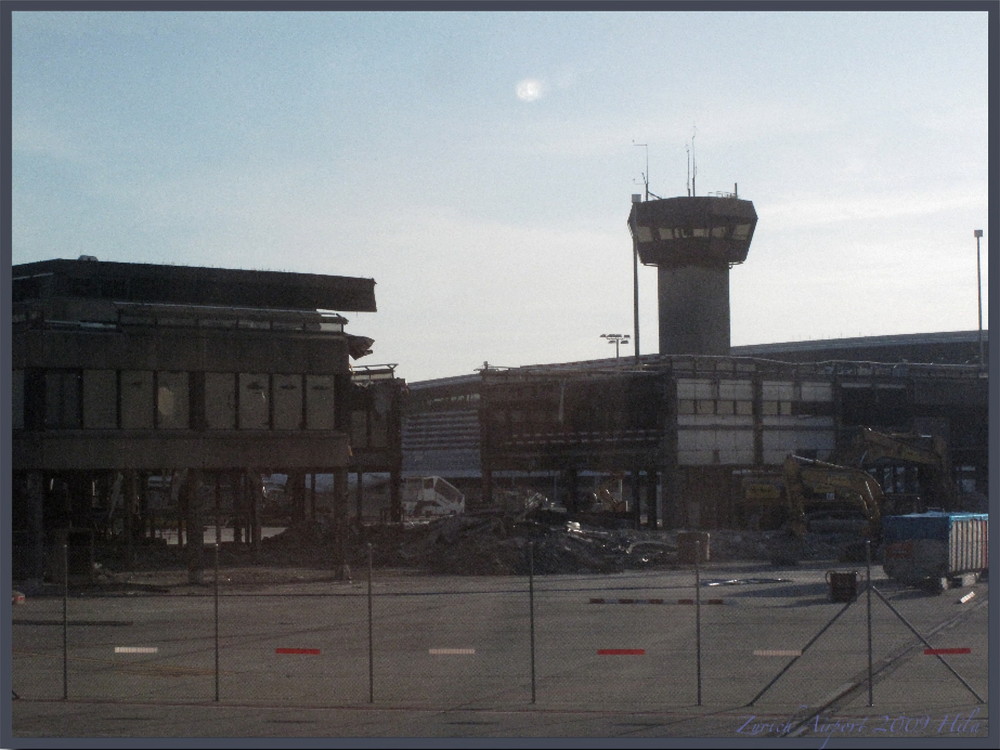 alter Airport von Zurich in Destruktion