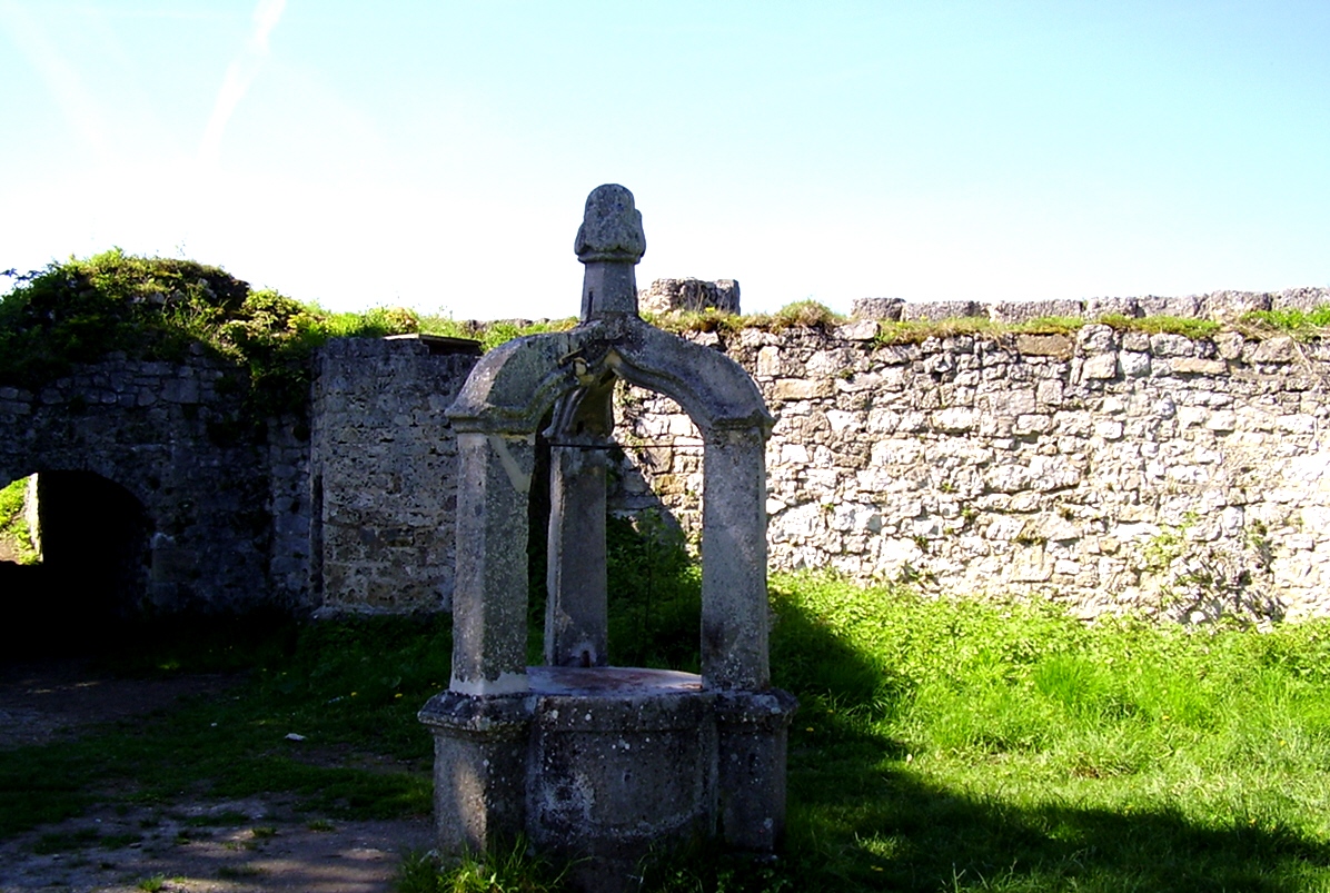 Alter Brunnen auf der Burg Hohenurach