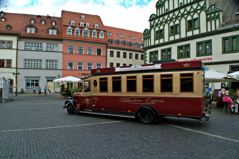 alter Bus am Markt Weimars