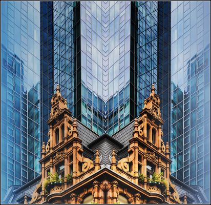 Alter Charme vor moderner Bankenfassade