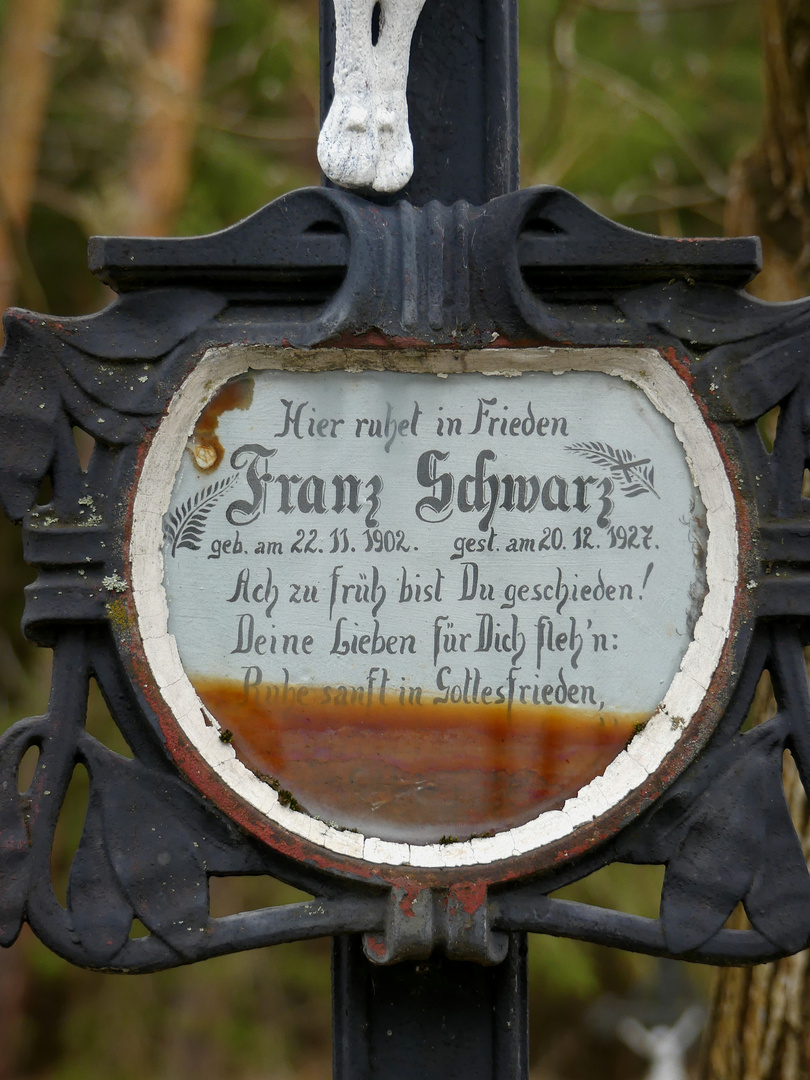 Alter deutscher Friedhof im Böhmerwald in Tschechien