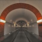 **°° Alter Elbtunnel .*