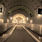 Alter Elbtunnel Anno 1911 .....