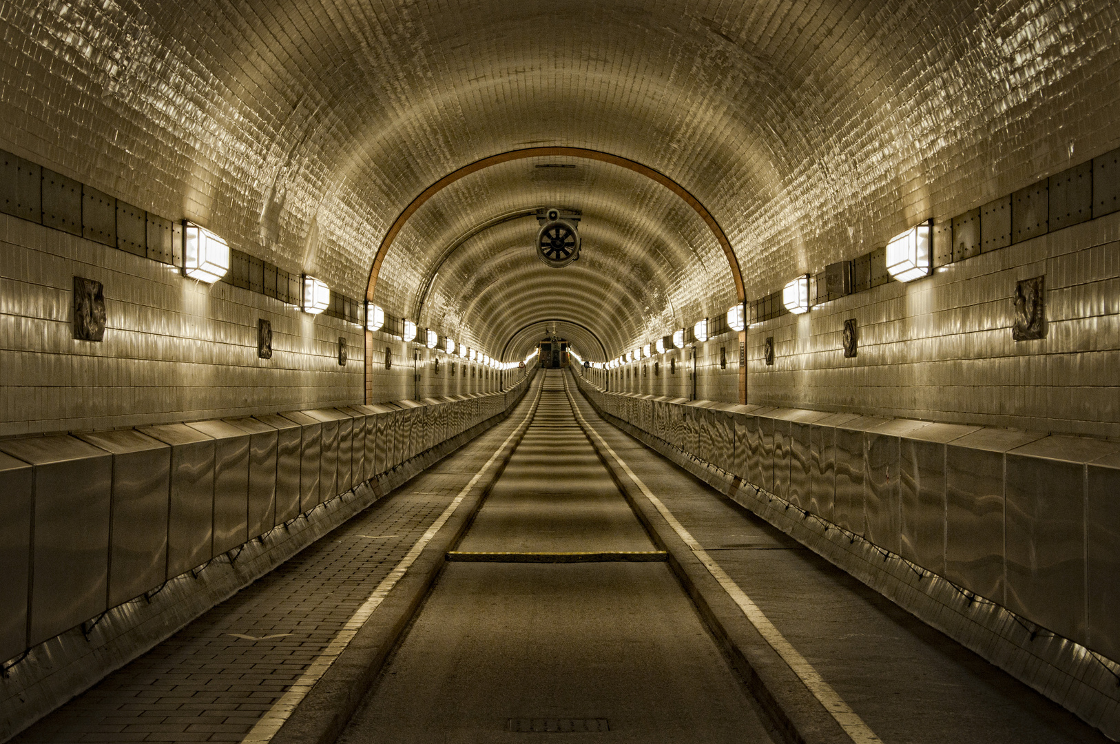 alter Elbtunnel