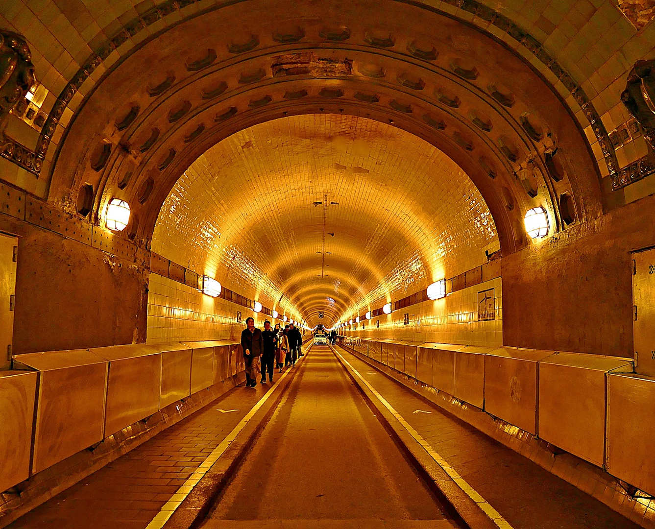 Alter Elbtunnel  I.