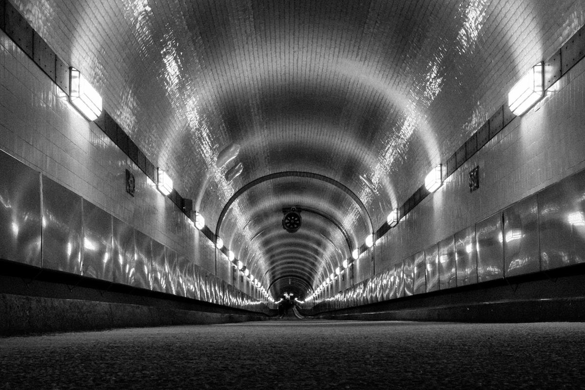 Alter Elbtunnel in tiefster Gangart