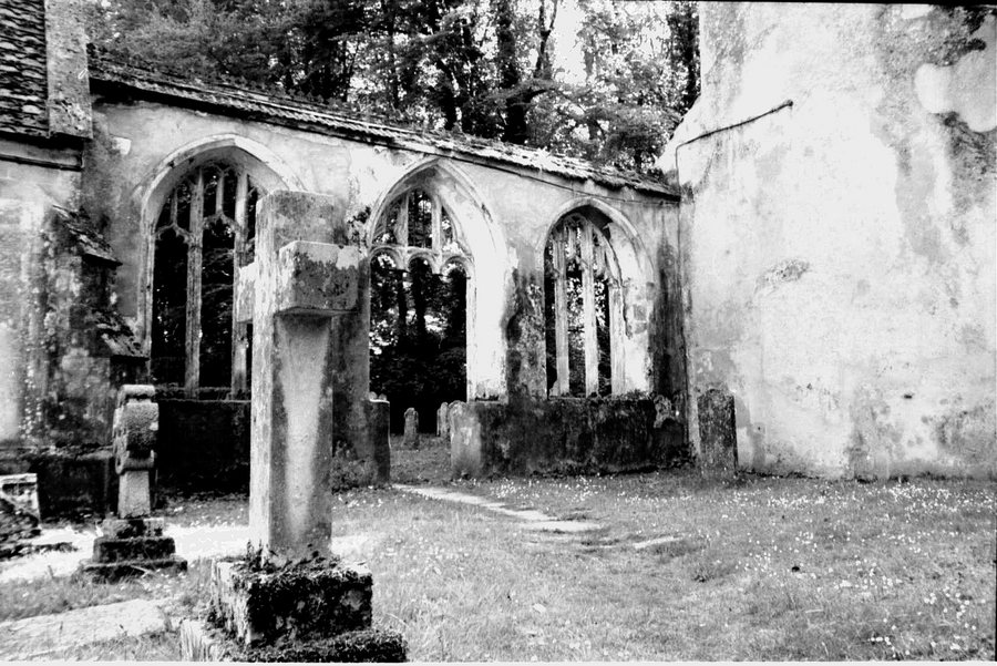 Alter Friedhof im botanischen Garten