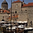 Alter Hafen in Dubrovnik mit Turm der Kathedrale