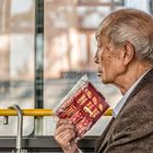 Alter Herr im Bus in Kunming