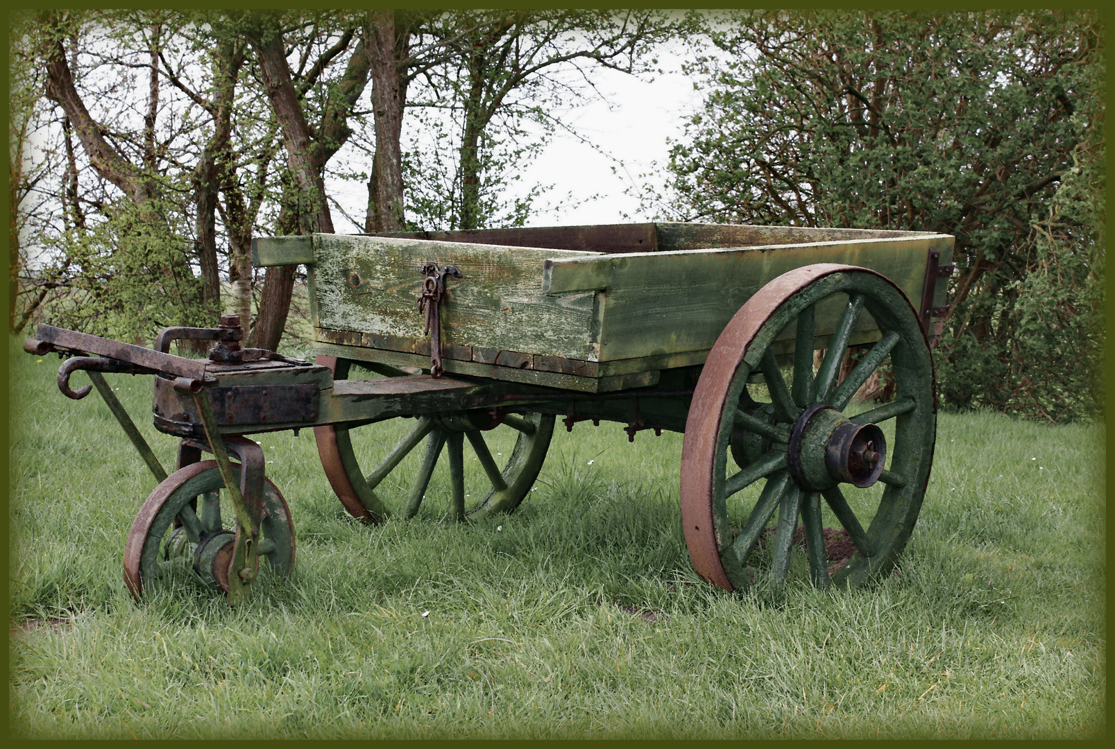 alter Holzwagen 