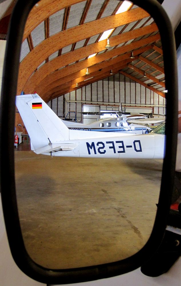 Alter Kieler Hanger im Spiegel der Zeit by FlugWerk