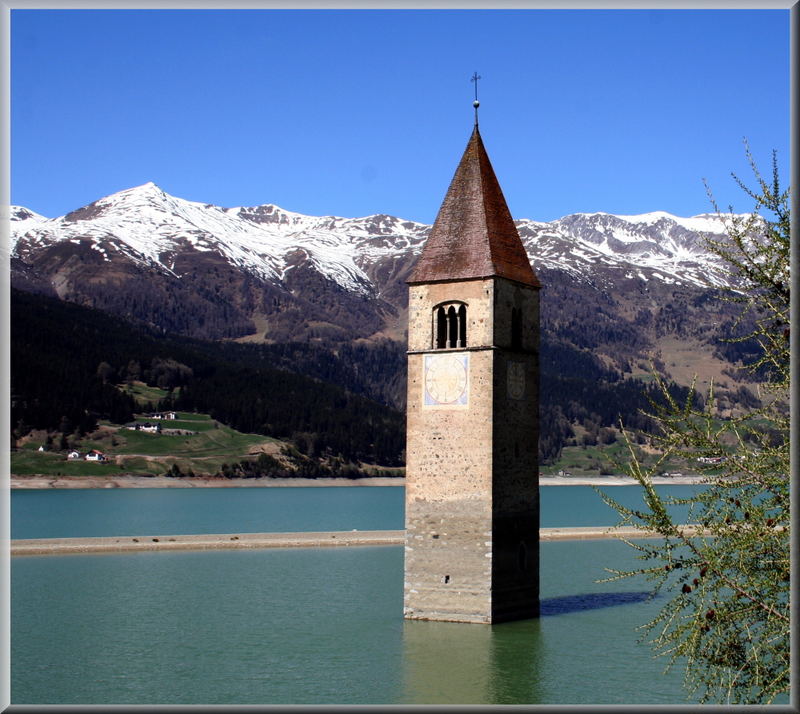 alter Kirchturm im Reschensee