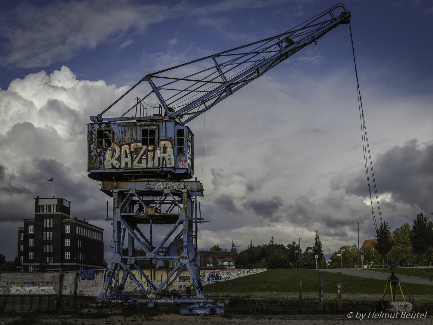 Alter Kran am Billhafen farbig