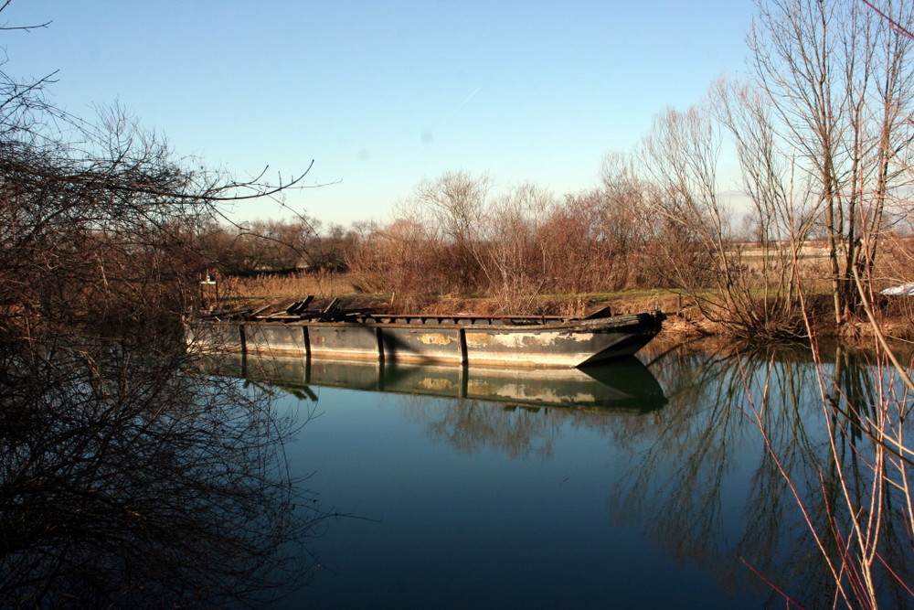 Alter Kutter auf der Isar